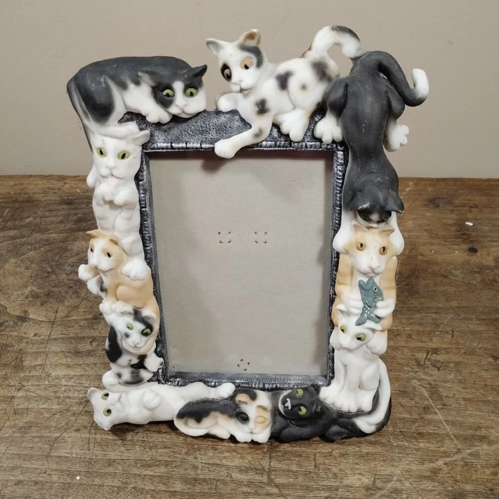 Frame-ology Sculpted Cats Kittens Picture Frame 5x7 Kitschy Decor